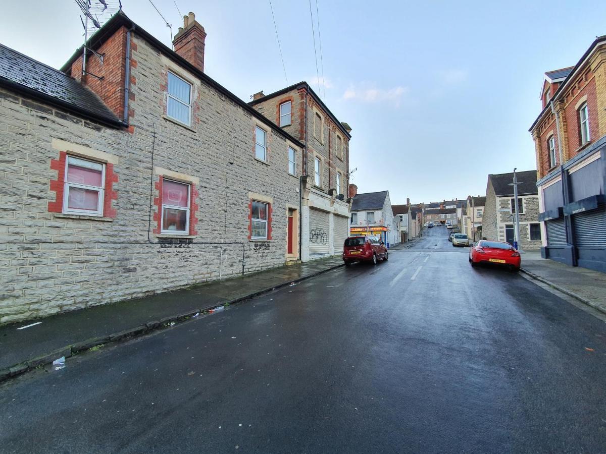 F3 2 Bedroomed Town House - Free Parking - Super 150 Mbps Wifi Near Gavin N Stacey Film House - 1 Free Dog Allowed Barry Exterior foto